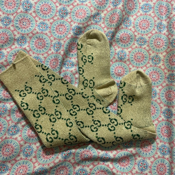 Gucci Tan and Green Patterned Socks - Picture 2 of 3